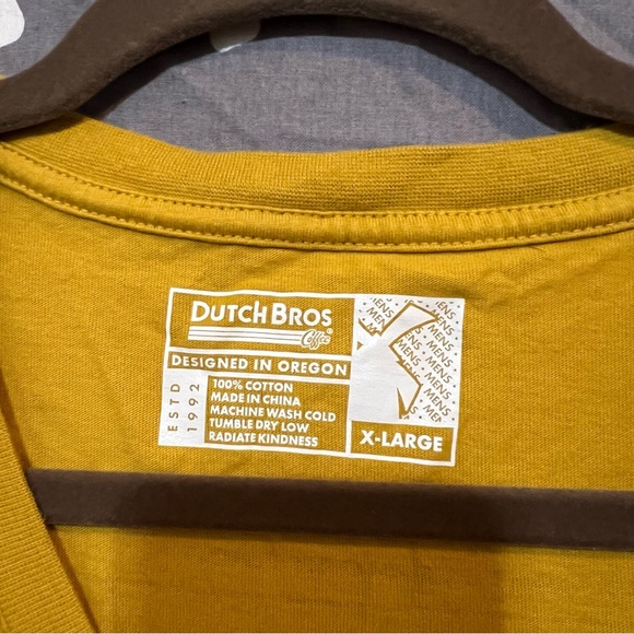Dutch bros t-shirt - Picture 3 of 4